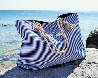 A tote bag for a beach vacation