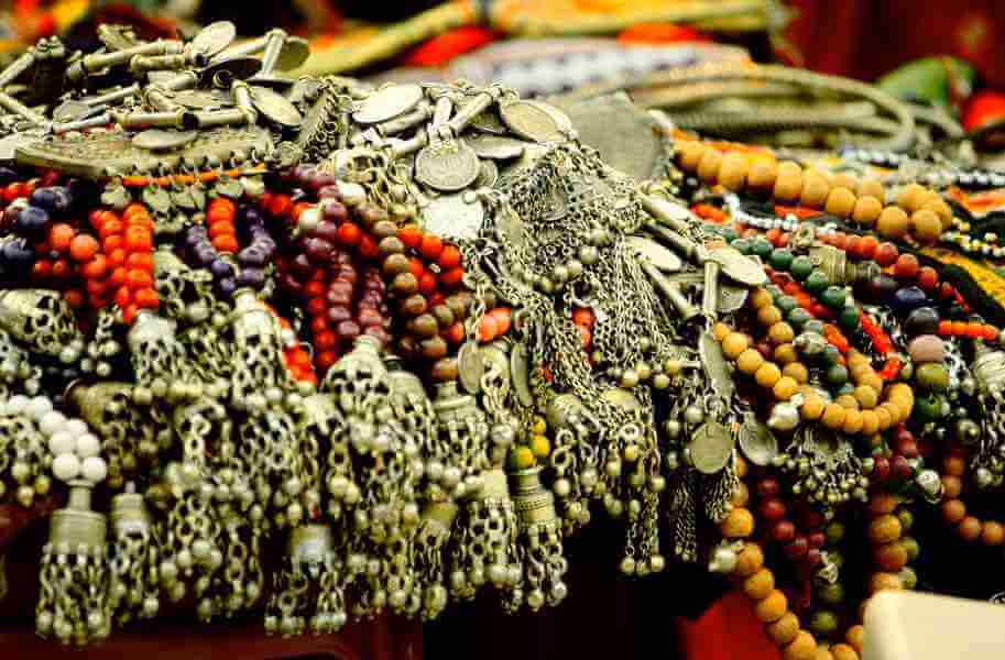 Jewelry in Janpath (Delhi's best junk jewelry market)