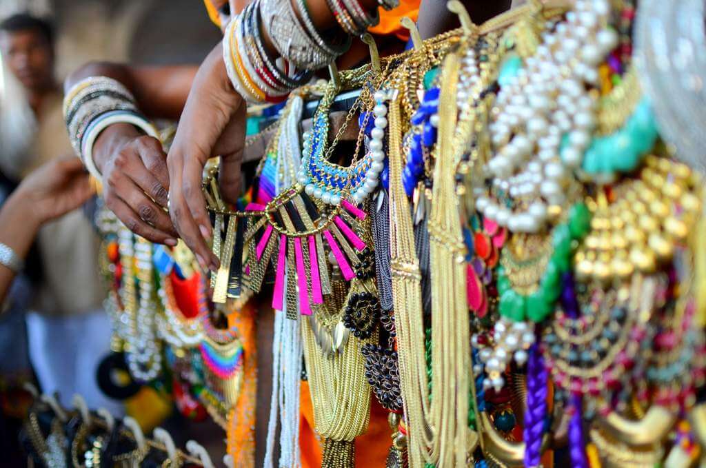 Neckpieces in Janpath (Delhi's best junk jewelry market)